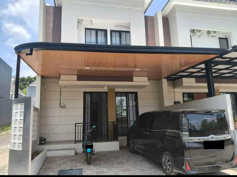 dijual rumah grafika raya