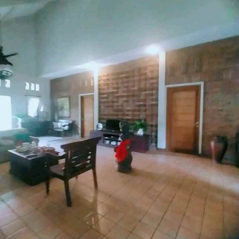 dijual rumah grafika raya banyumanik