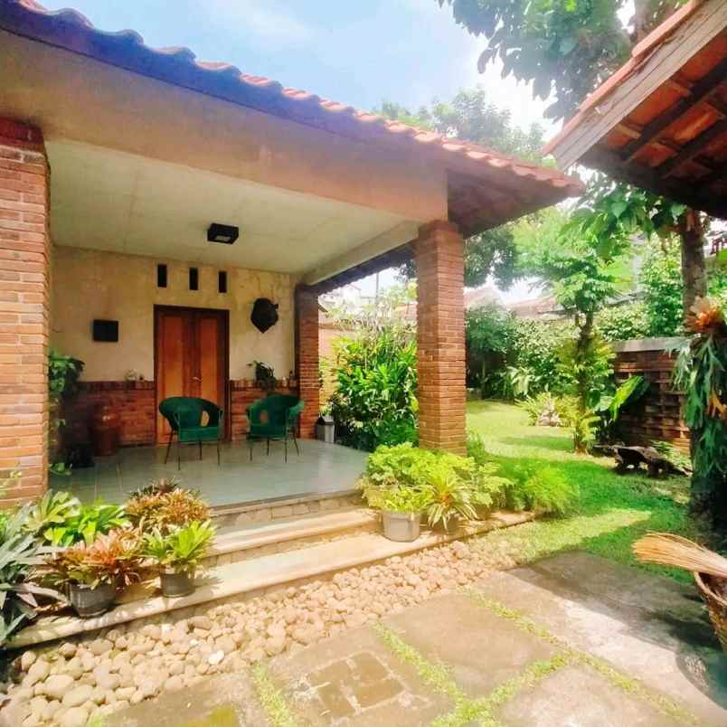 dijual rumah grafika raya banyumanik
