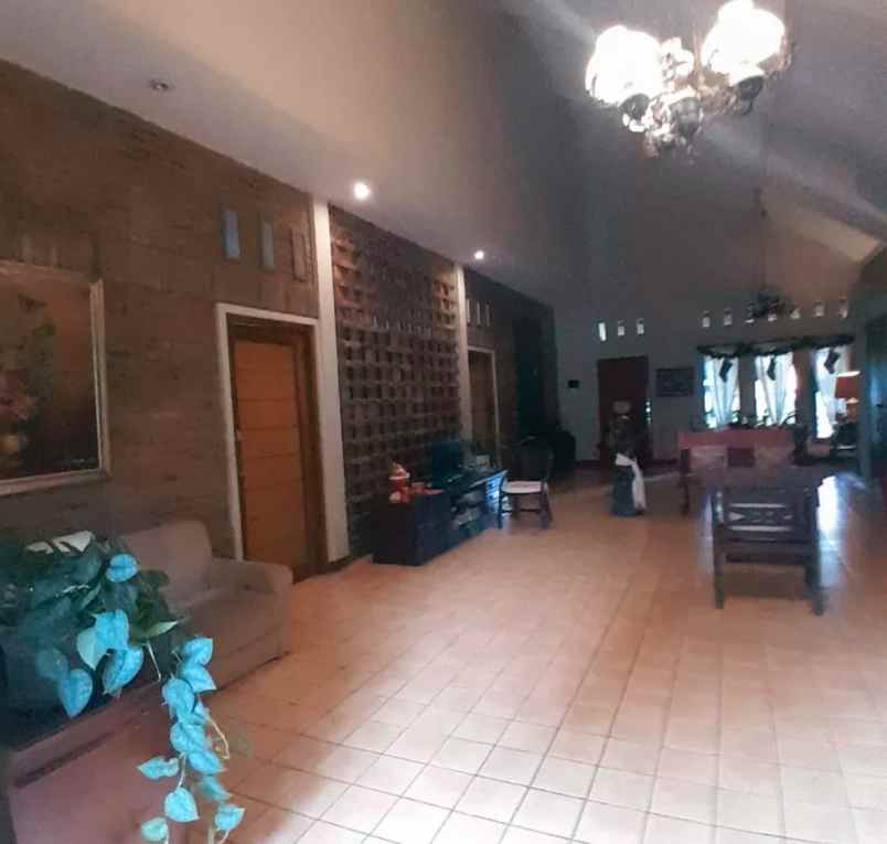 dijual rumah grafika raya banyumanik