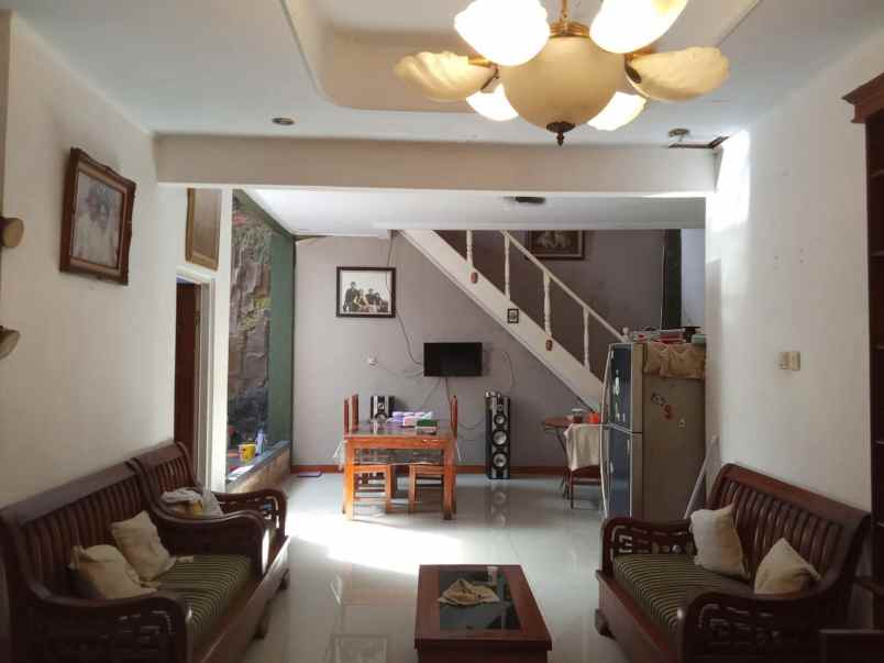 dijual rumah graha raya bintaro