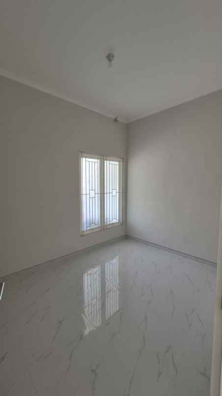 dijual rumah grand semanggi