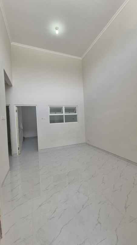 dijual rumah grand semanggi
