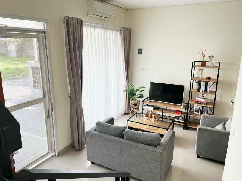 dijual rumah grand sharon residence