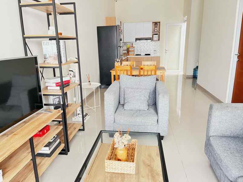 dijual rumah grand sharon residence