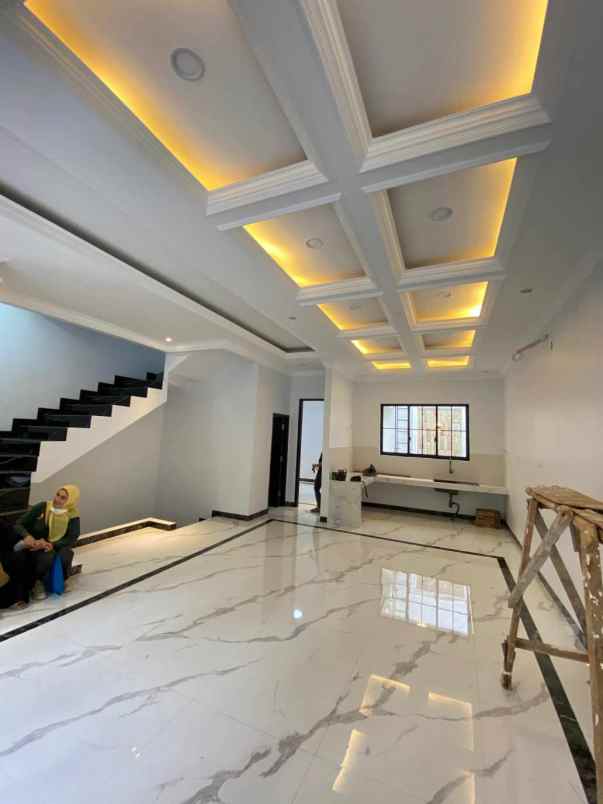 dijual rumah jagakarsa