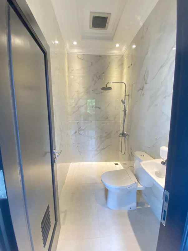 dijual rumah jagakarsa