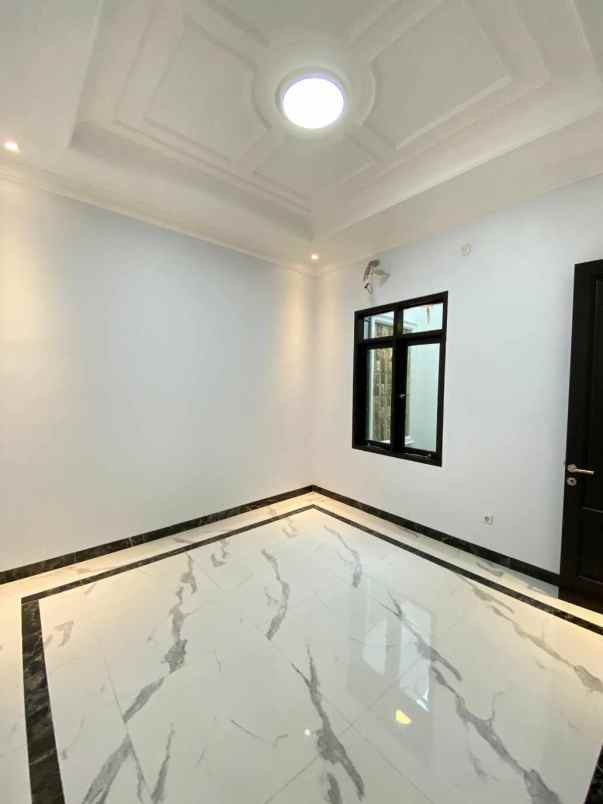 dijual rumah jagakarsa