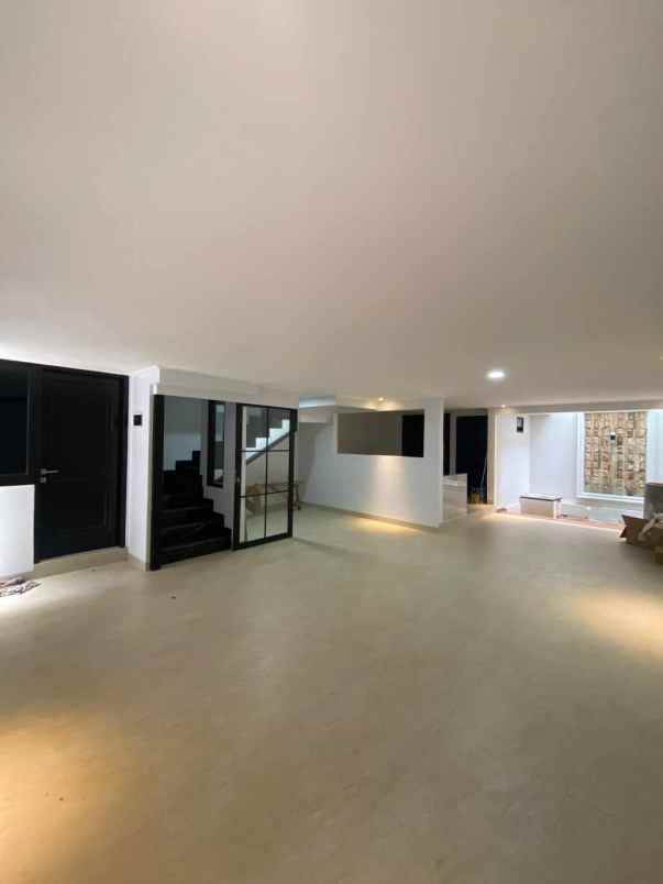 dijual rumah jagakarsa