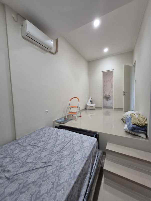 dijual rumah jalan bhaskara selatan