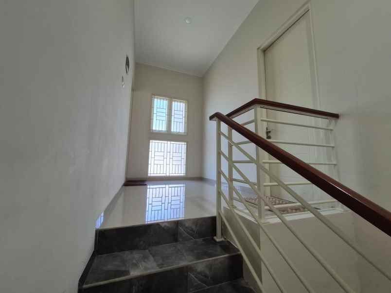 dijual rumah jalan bhaskara selatan