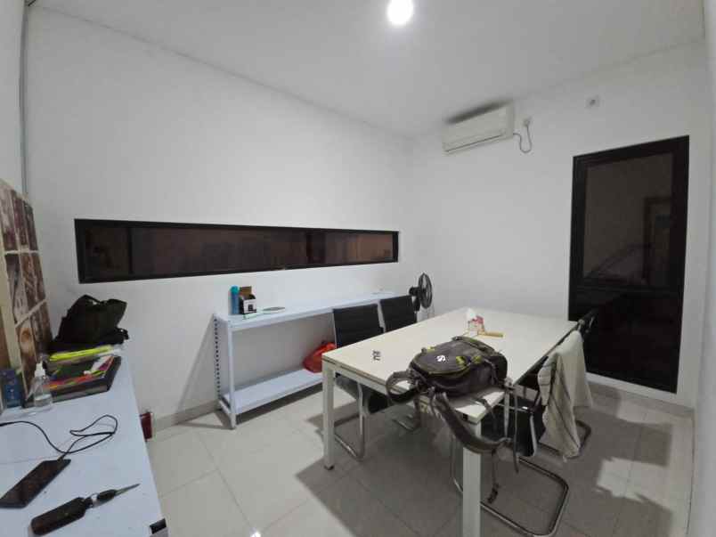 dijual rumah jalan bukit palma classica