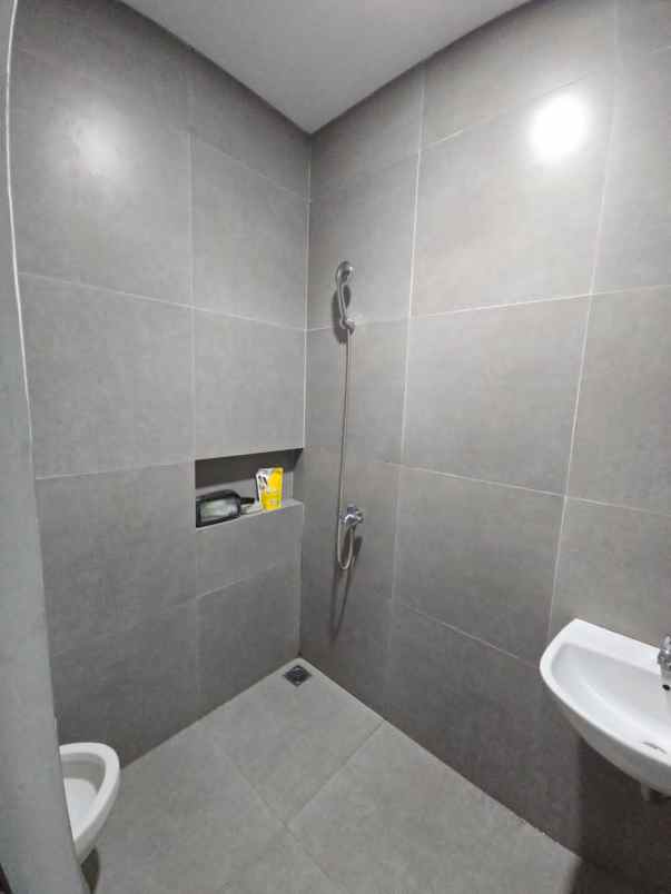 dijual rumah jalan bukit palma classica