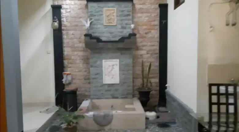 dijual rumah jalan bunga bunga suhat