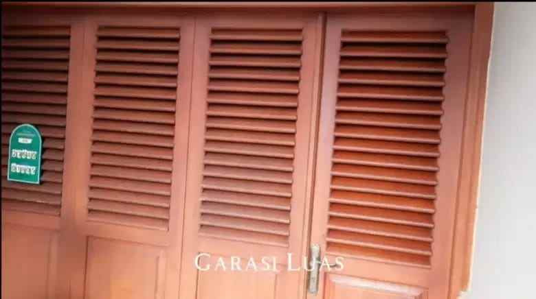 dijual rumah jalan bunga bunga suhat