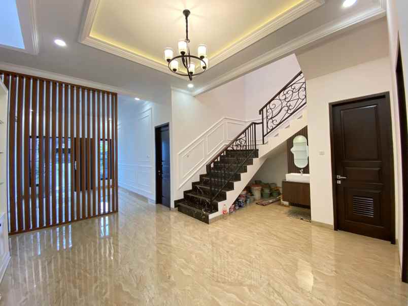 dijual rumah jalan kolonel sugiono