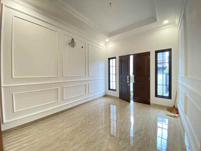 dijual rumah jalan kolonel sugiono