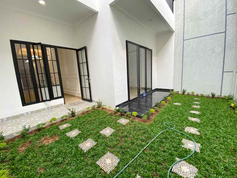 dijual rumah jalan kolonel sugiono
