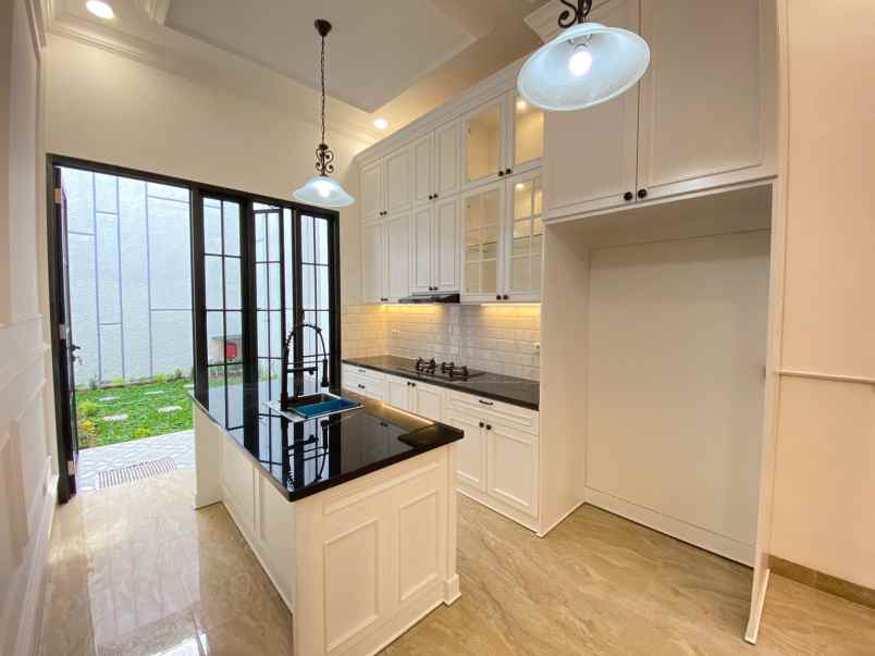 dijual rumah jalan kolonel sugiono