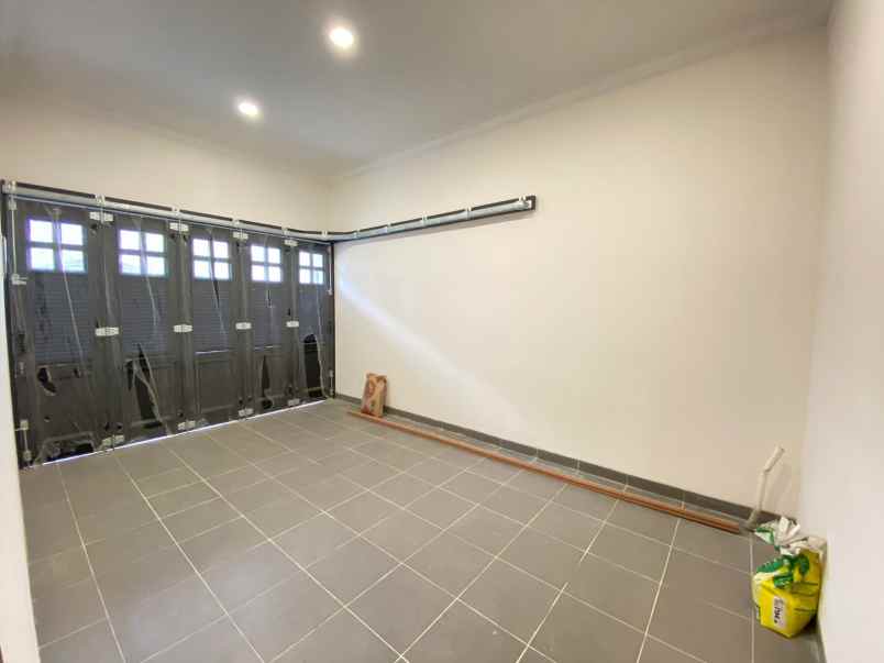 dijual rumah jalan kolonel sugiono