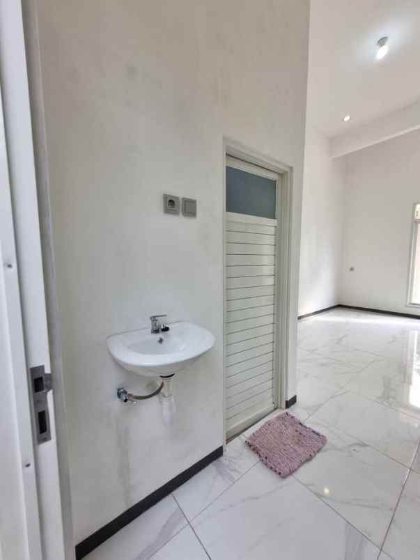 dijual rumah jalan palmerah vii