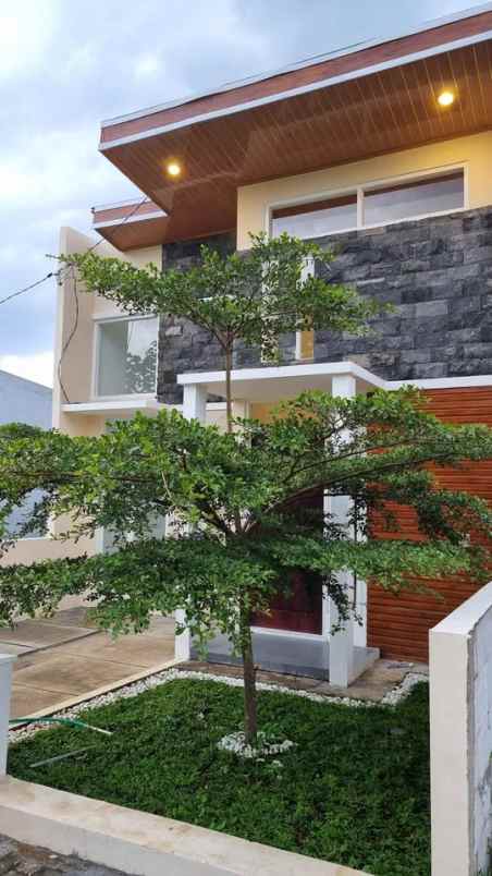 dijual rumah jalan palmerah vii