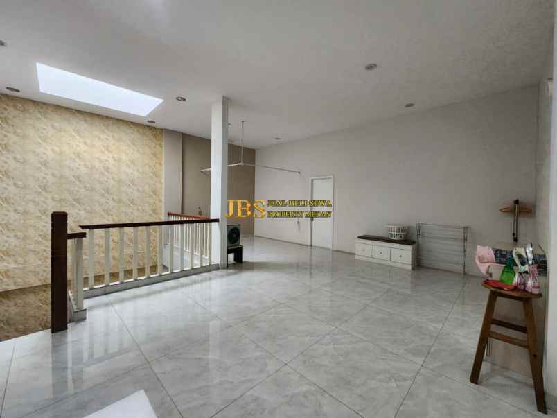 dijual rumah jalan panglima nyak makam