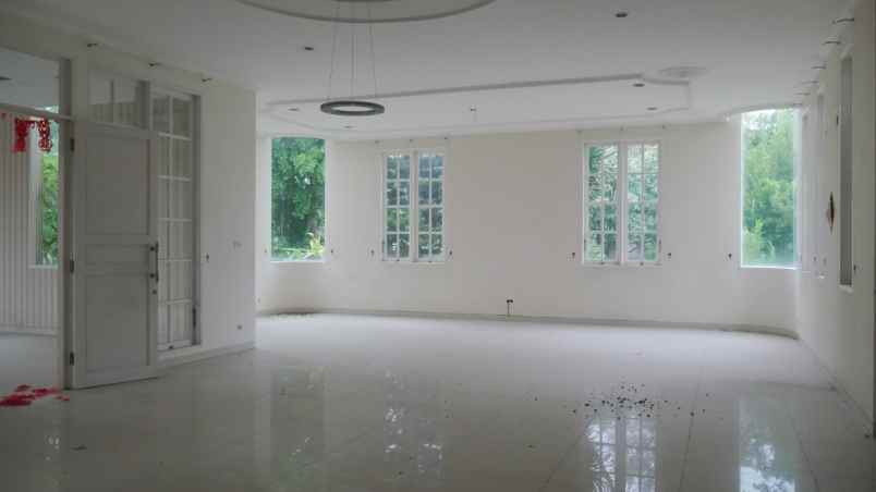 dijual rumah jalan permata indah lippo