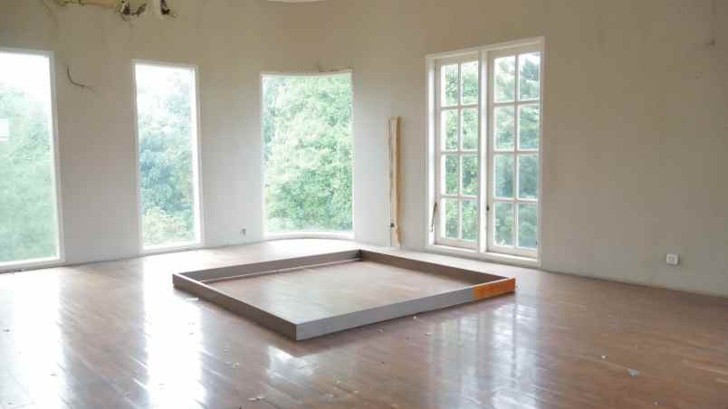 dijual rumah jalan permata indah lippo