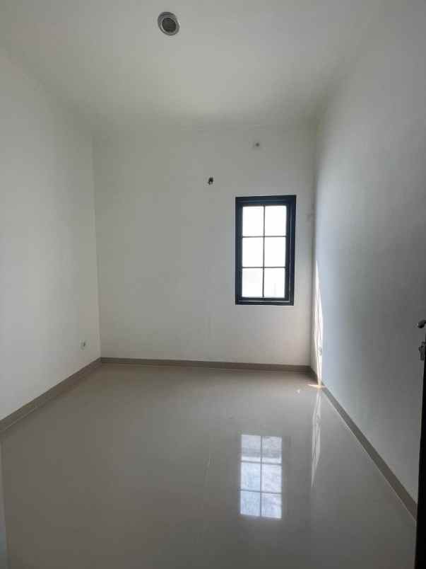 dijual rumah jalan raya ciputat