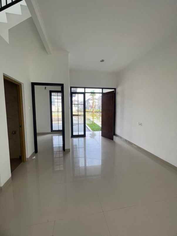 dijual rumah jalan raya ciputat