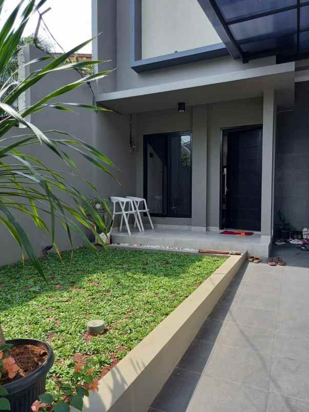 dijual rumah jalan raya mega cinere