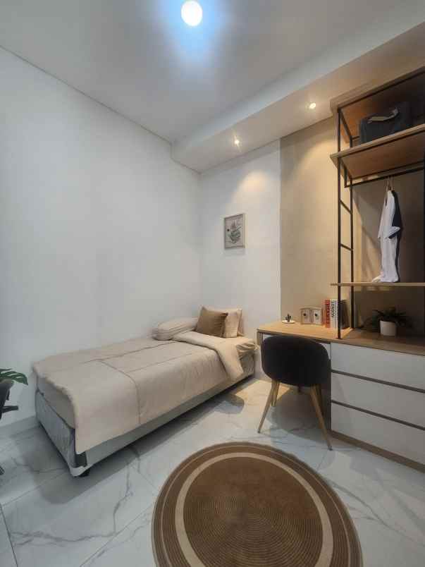 dijual rumah jalan raya pajeleran