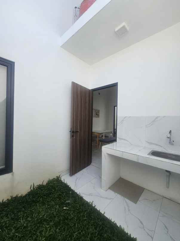 dijual rumah jalan raya pajeleran