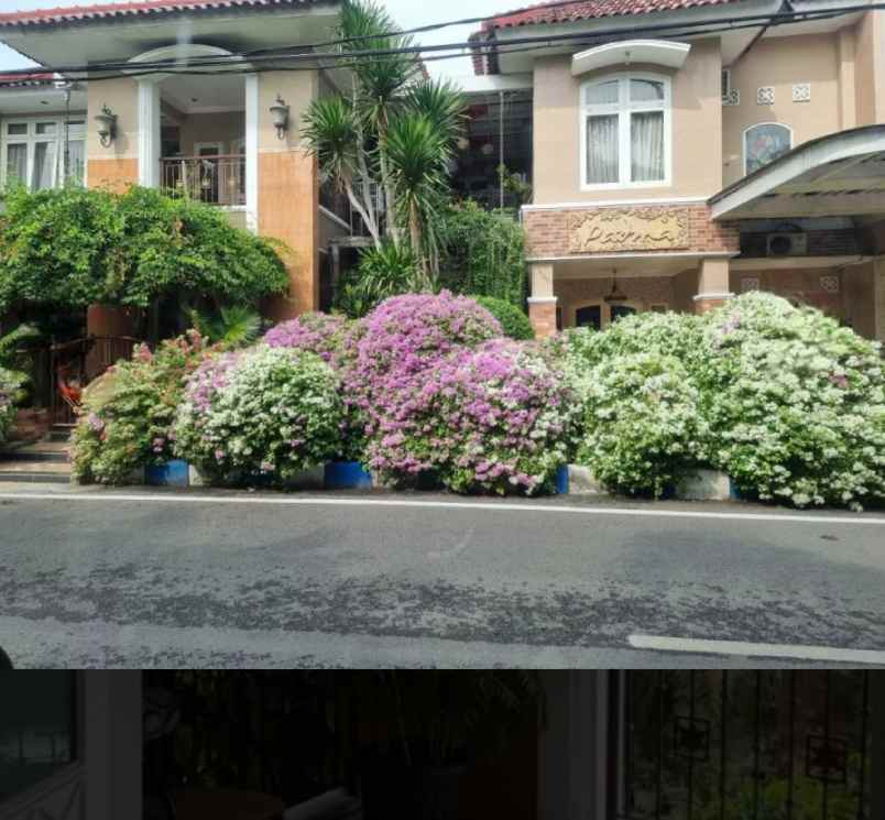 dijual rumah jalan raya taman indah