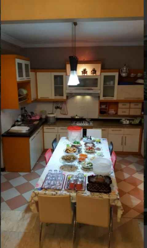 dijual rumah jalan raya taman indah