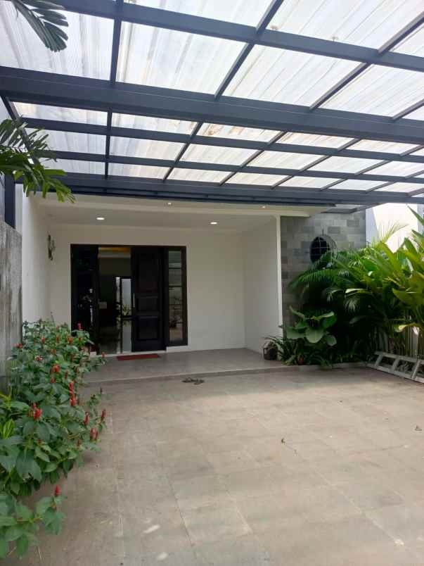 dijual rumah jalan raya veteran kampus