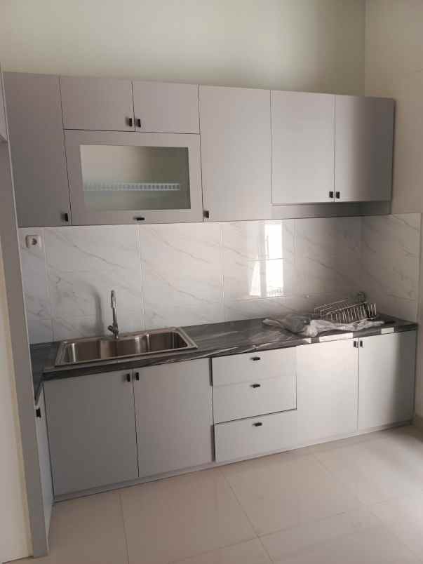 dijual rumah jalan raya veteran kampus