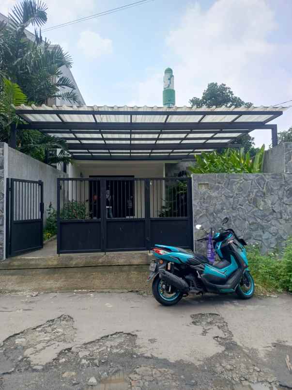dijual rumah jalan raya veteran kampus