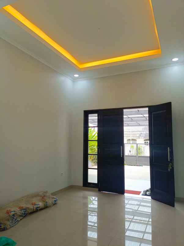 dijual rumah jalan raya veteran kampus