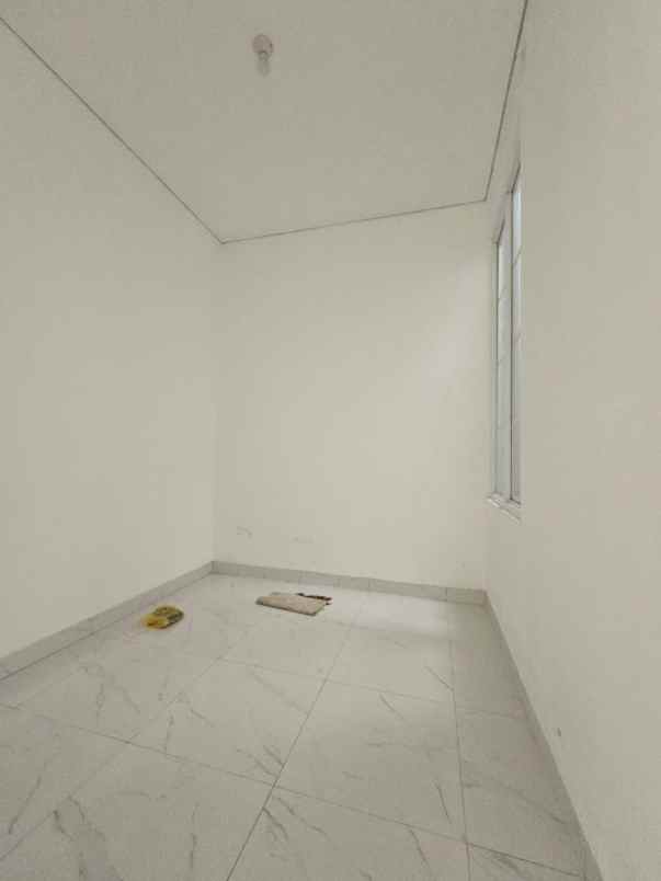 dijual rumah jalan sirojul munir pemda