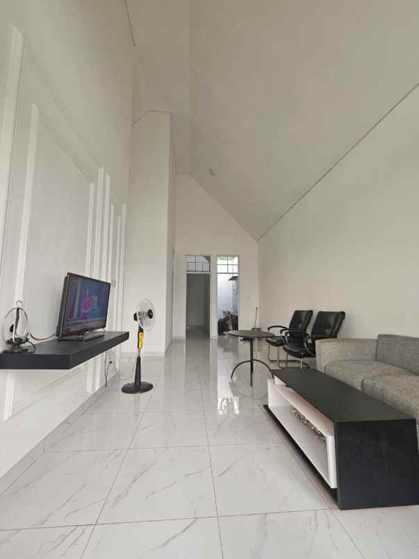 dijual rumah jalan sirojul munir pemda