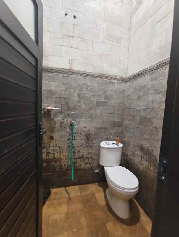 dijual rumah jambangan