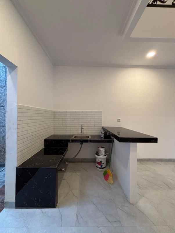 dijual rumah jatiwaringin bekasi