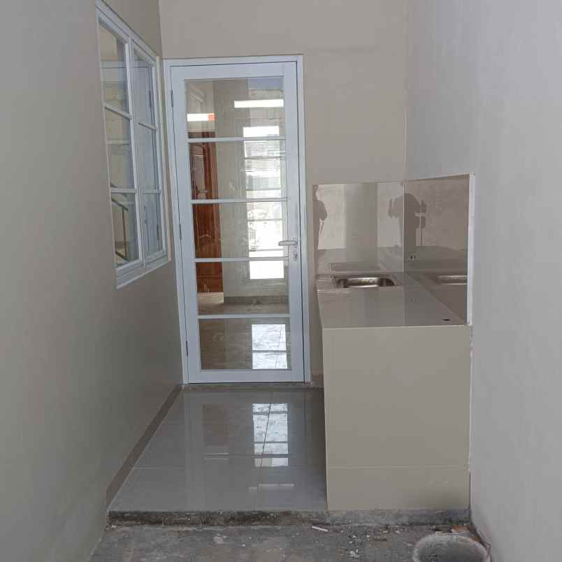 dijual rumah jl benda barat raya