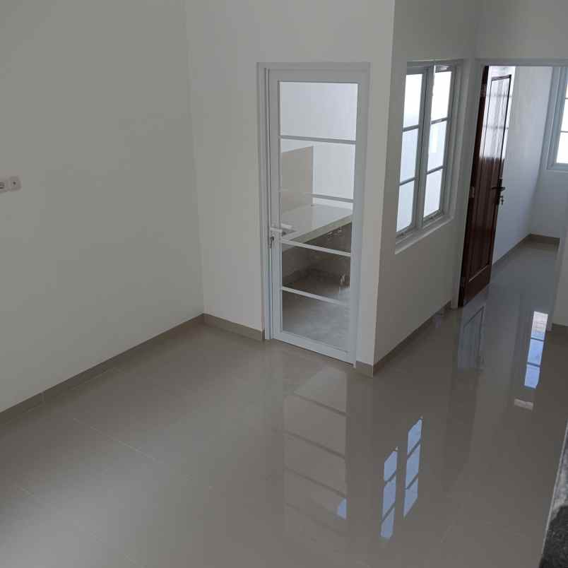 dijual rumah jl benda barat raya