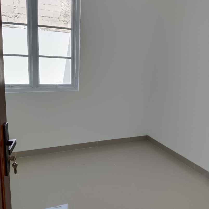 dijual rumah jl benda barat raya