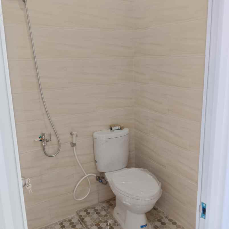 dijual rumah jl benda barat raya