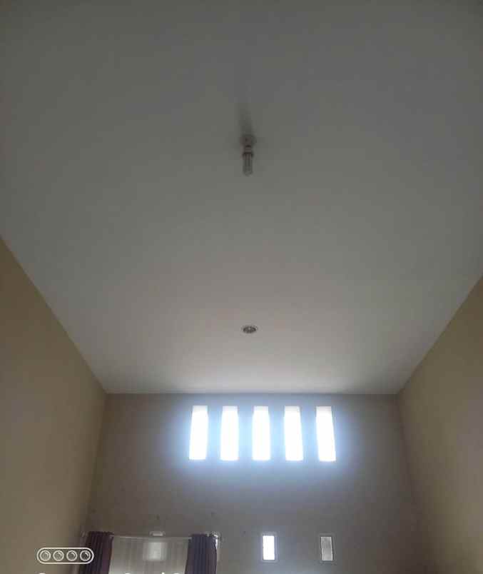 dijual rumah jl bukit barisan