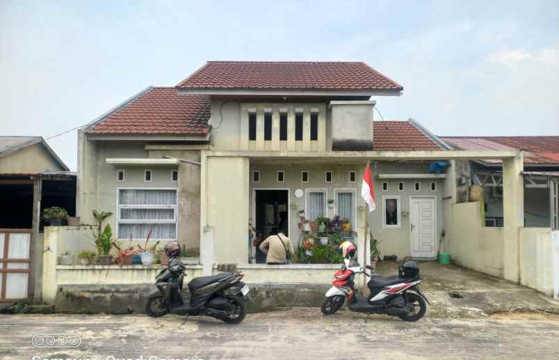 dijual rumah jl bukit barisan